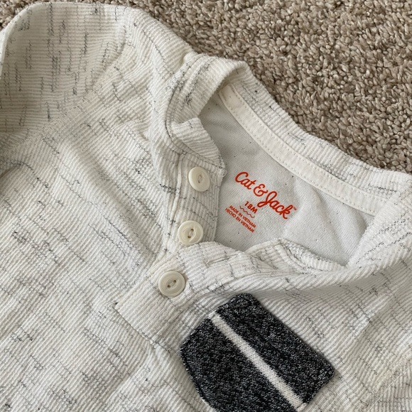 Cat & Jack toddler boys long sleeve button down henley tshirt top size 18 months - Picture 5 of 7